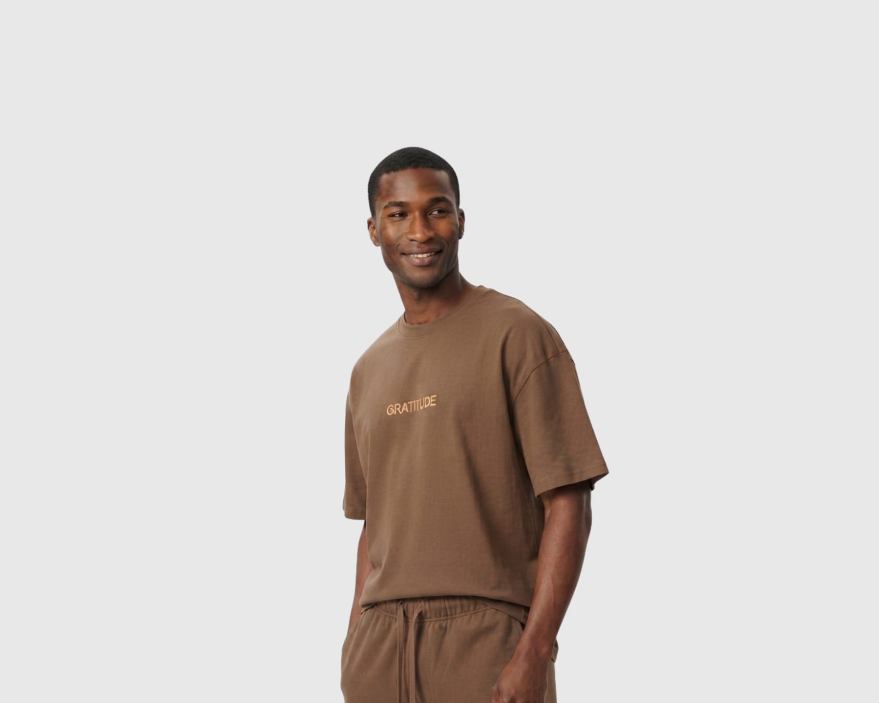 GRATITUDE Classic Tee – Vintage Presence - Brown - 3